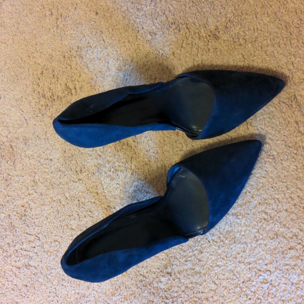 Banana Republic navy pumps